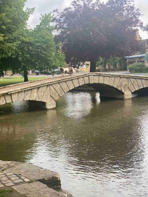 バートン・オン・ザ・ウォーター Beautiful Cotswold Couples Retreatヴィラ エクステリア 写真