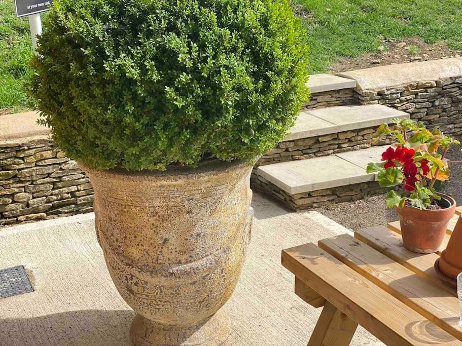 バートン・オン・ザ・ウォーター Beautiful Cotswold Couples Retreatヴィラ エクステリア 写真